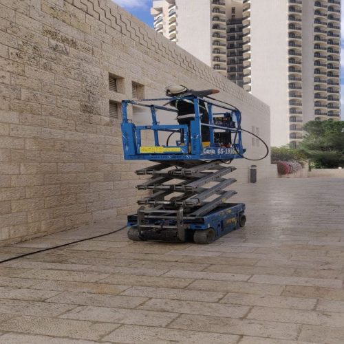 ניקוי חזית בניין