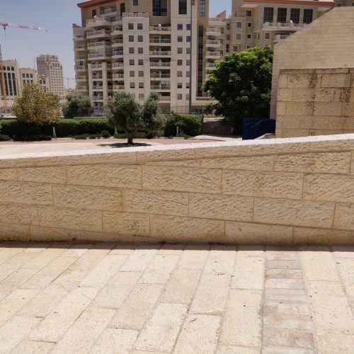 ניקוי קיר חיצוני