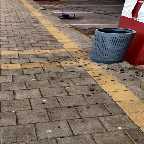 ניקוי מדרכה לפני